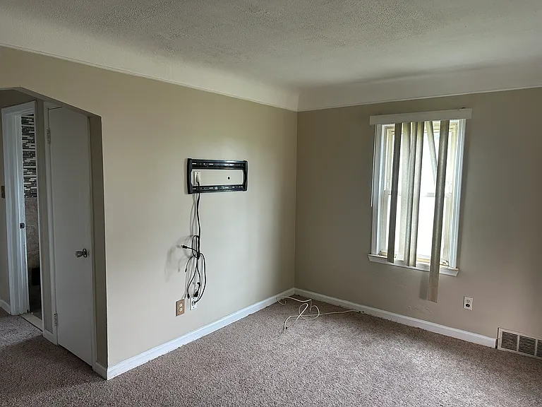 18047 Bradford St — Photo 2