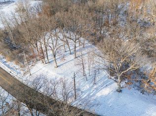 3041 Zion Oaks Rd, Pekin, IL 61554