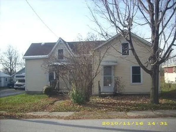 26 Huntington St, Saint Albans, VT 05478