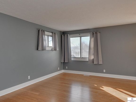 5th image of 13225 Glenn St