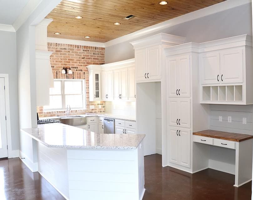 2nd image of 898 Willow Grande Cir