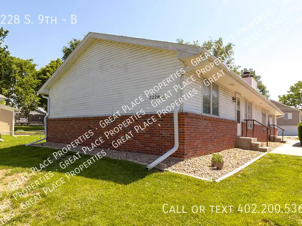 2228 S 9th St APT B, Lincoln, NE 68502
