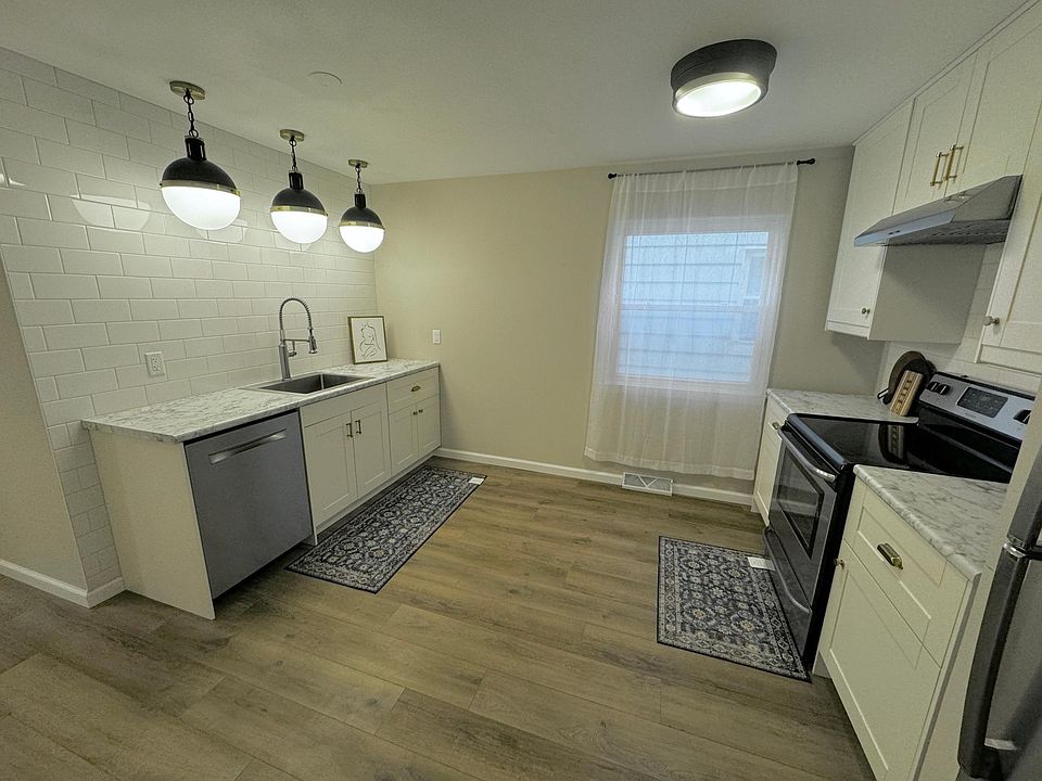 1st image of 3132 S Pennsylvania Ave #1
