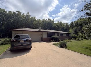 2451 S Country Ln, Beloit, WI 53511