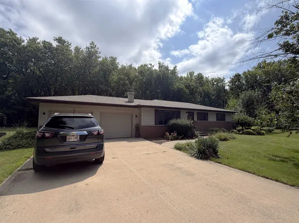 2451 S Country Ln, Beloit, WI 53511
