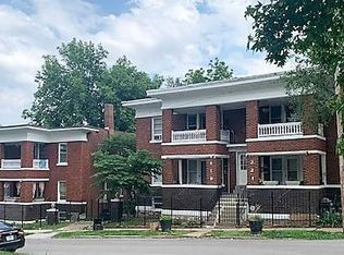 215 W 37th St, Kansas City, MO 64111