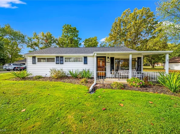 9964 Crestwood Dr, Twinsburg, OH 44087