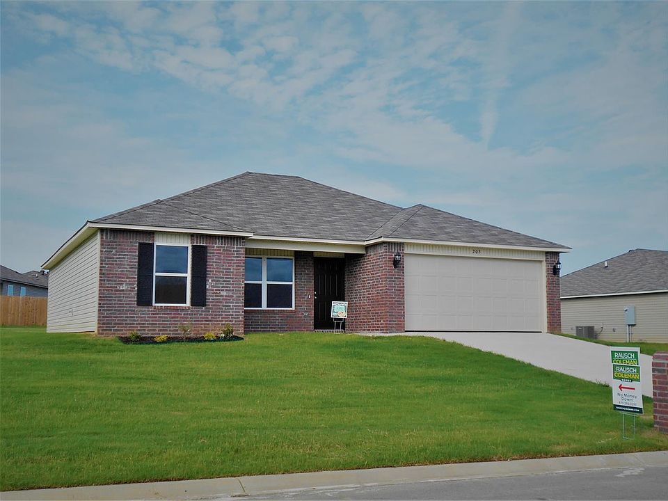 2nd image of 203 Harper Dr