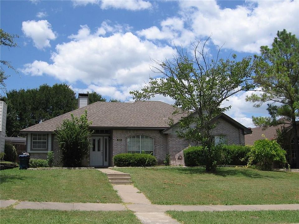 1st image of 1321 Riverview Ln