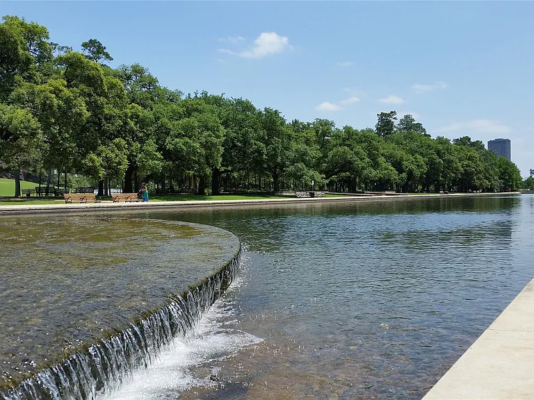 Minutes to Hermann Park