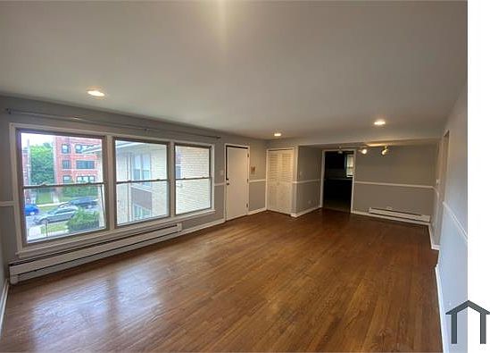 3rd image of 11011 S Vernon Ave #2