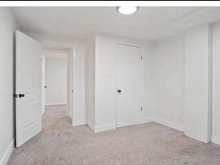 446 E Mountain View Dr — Photo 8