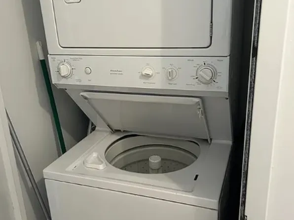 255 Hudson Street image 7 of 8