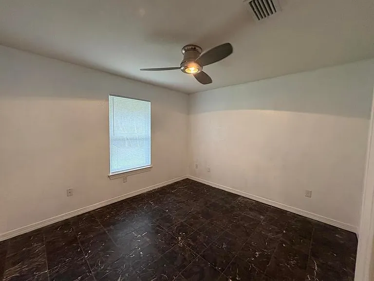 410 Wildwood St — Photo 6