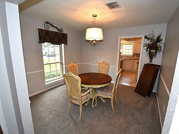 5th image of 312 Southern Oaks Dr