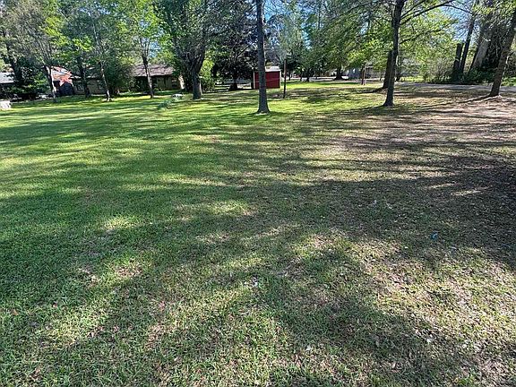 5th image of 802 Waco St