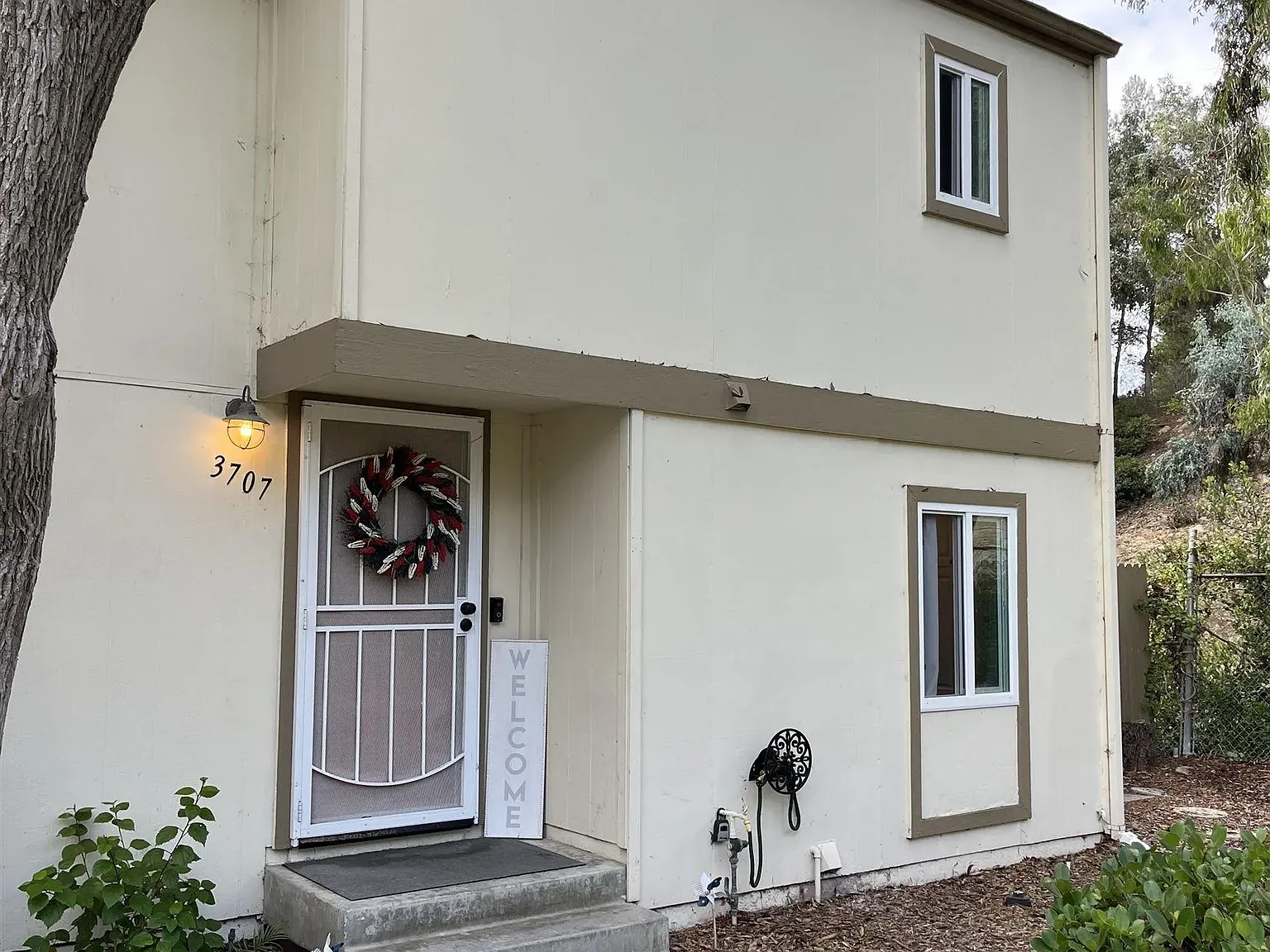 2 bed, 1.5 bath, 1190 sqft, $2,950 — Photo 1