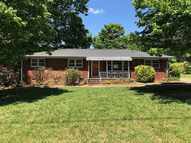 1st image of 16 Hampshire Dr