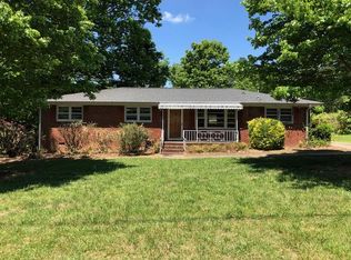 16 Hampshire Dr, Taylors, SC 29687