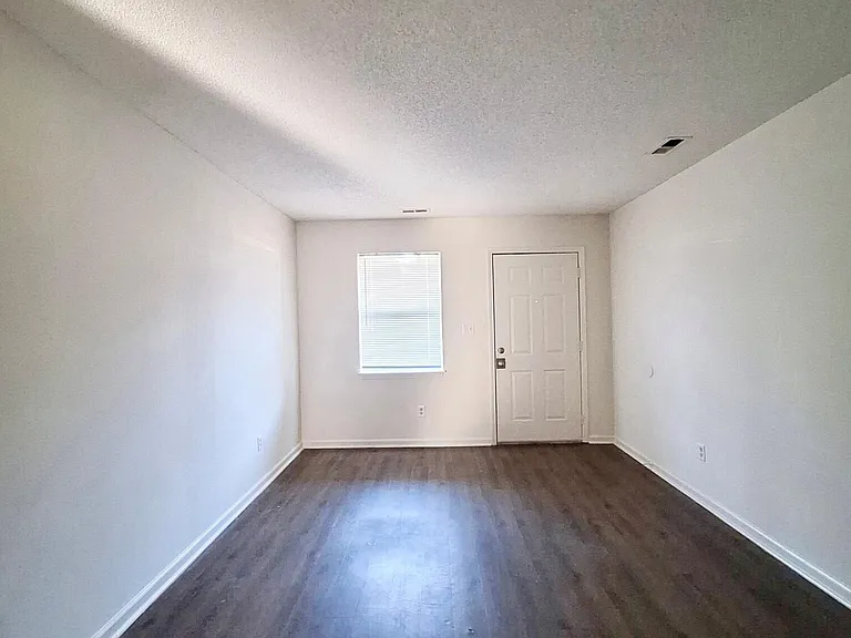 3005 Caldwell Ct #11 — Photo 2