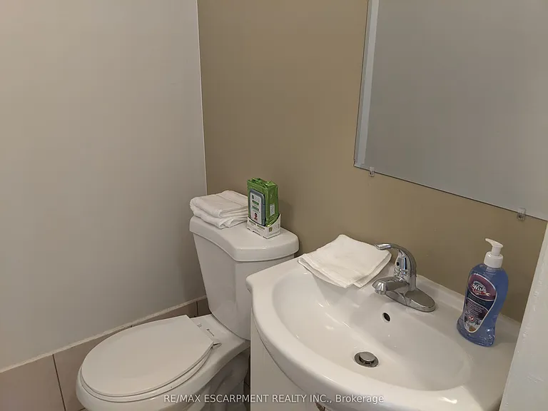 63 Pelham Rd E #4 — Photo 11
