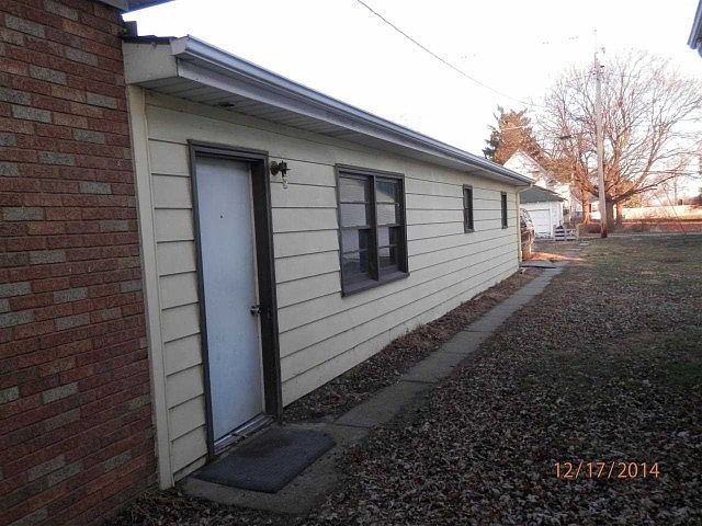 2nd image of 924 19th St