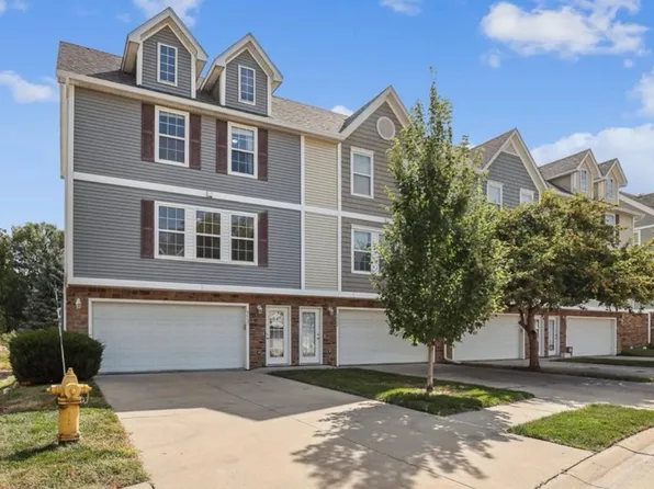 5537 Jordan Ct, Johnston, IA 50131