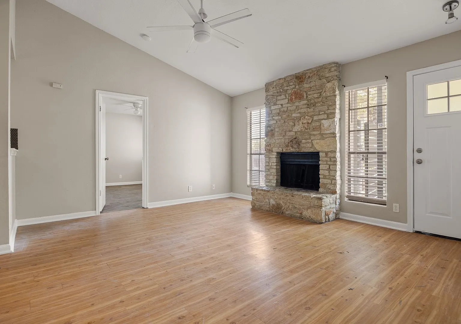 Beautifully Updated 3-Bedroom Home with No Carpet & Private Fenced Yard in Round Rock — Photo 4