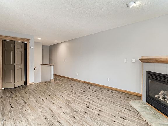 3rd image of 222 NW Lincoln St