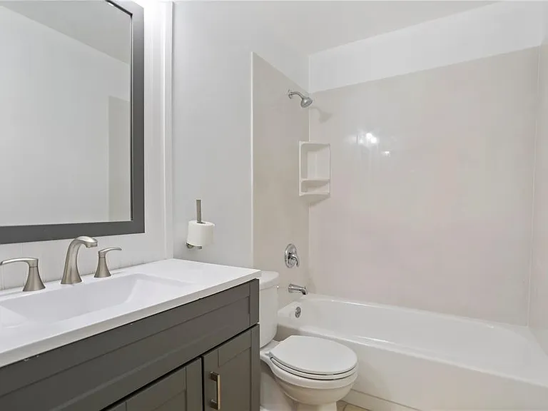 1923 Bonneville Dr — Photo 10