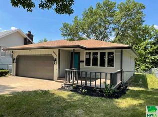2735 S Coral St, Sioux City, IA 51106
