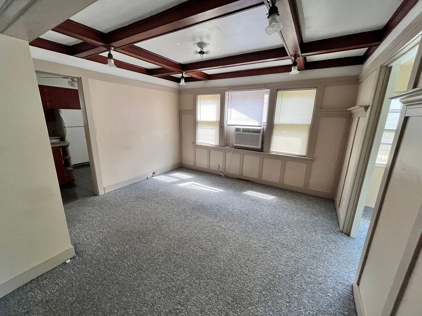 3 Bedroom, 2 Bath on Campus — Photo 3