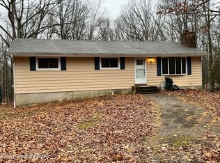 260 Middle Rd, Tannersville, PA 18372