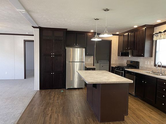 4th image of 937 Kathy Cir #937
