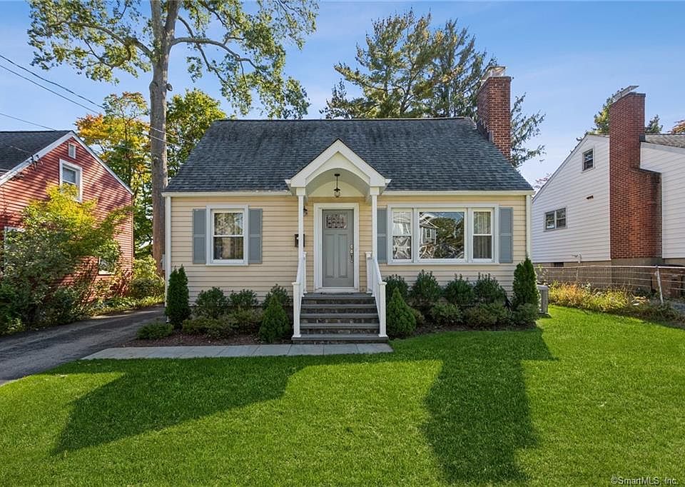 1st image of 8 Elizabeth Ave
