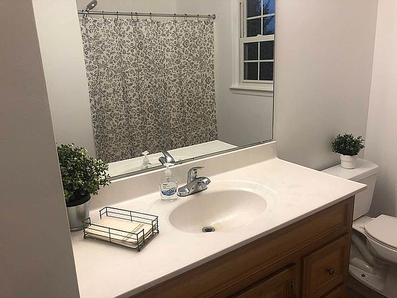 5th image of 1123 Manorwood Dr