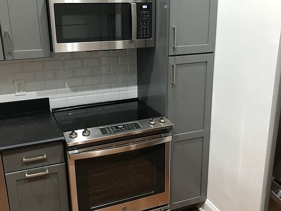 GE Appliances. Upgraded convection air electric oven.