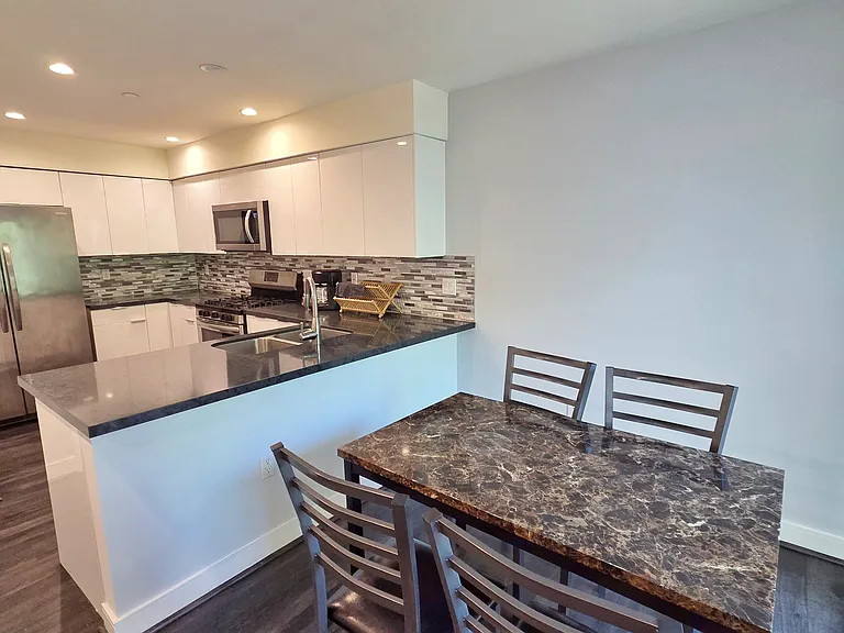 2651 S Hobart Blvd #9 — Photo 11