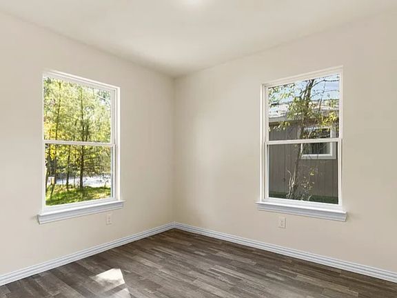 5th image of 1212 E Powell Ave