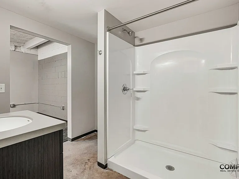 The Howard Apartments — Photo 50