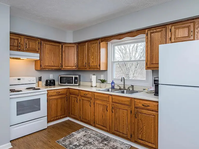 410 E Walnut St #2C — Photo 2