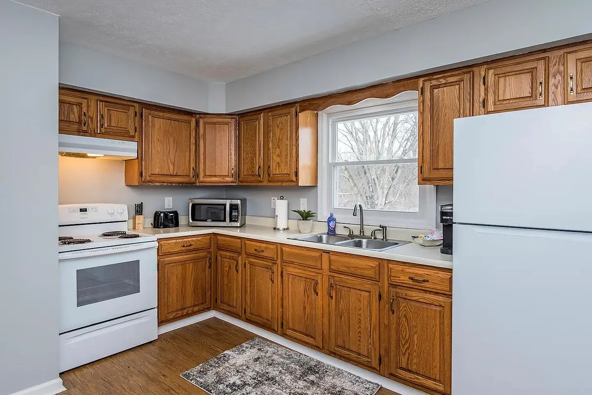 Building Photo - 410 E Walnut St #2C