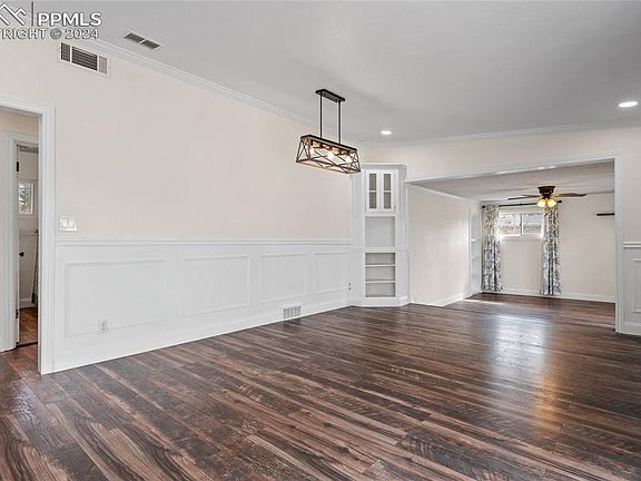 4th image of 3907 Mariposa St