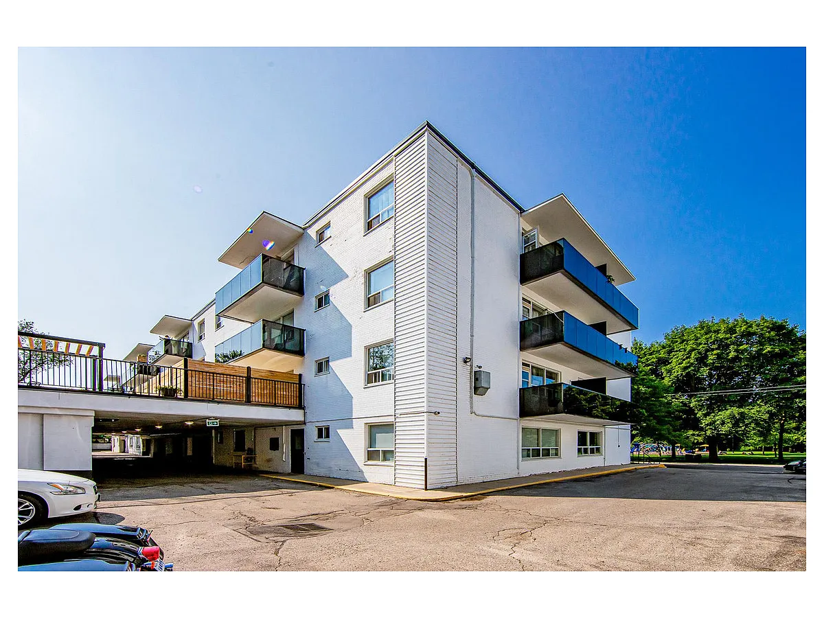Building Photo - 45 42nd St #210