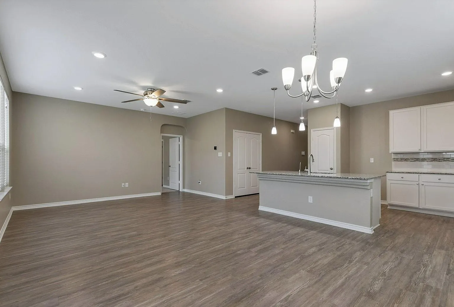 4 bed, 2.0 bath, 1711 sqft, $1,995 — Photo 3