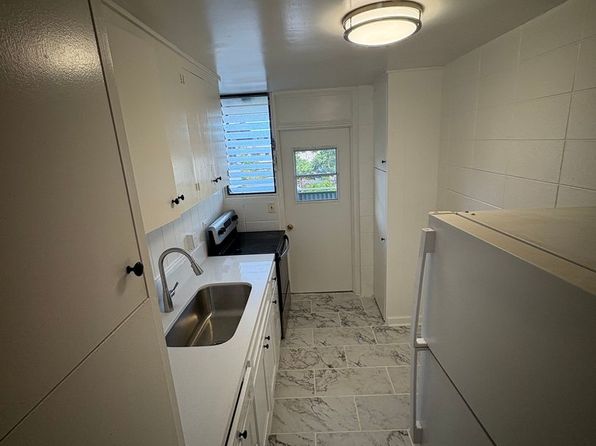1711 Kaluhikai Ln APT 204