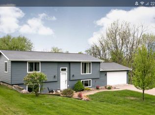215 S High St, Oxford, IA