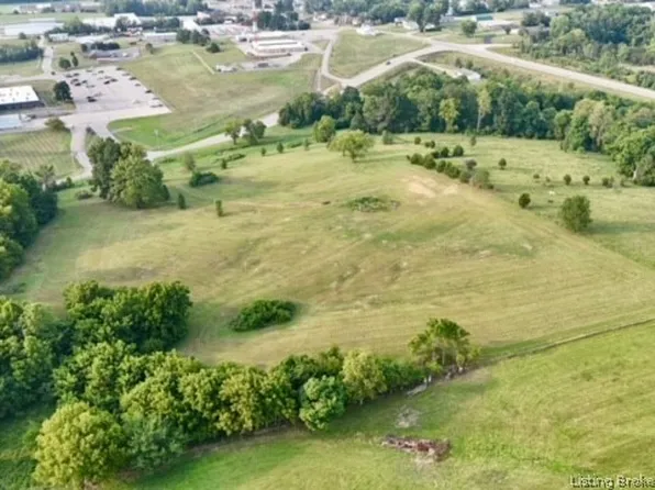 702 W Becks Mill Road, Salem, IN 47167