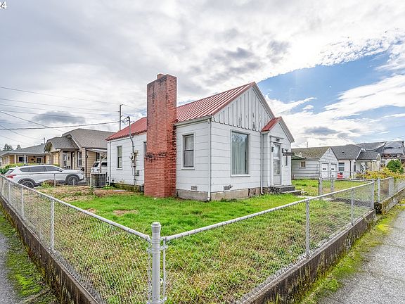 4th image of 808 N 6th Ave