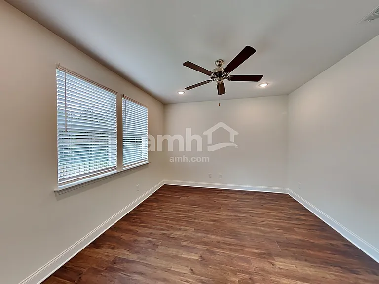 4010 Chivalry Dr — Photo 5